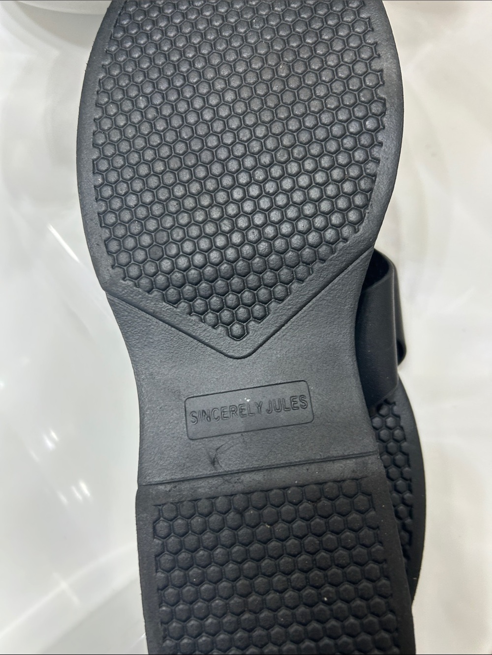 Sincerly Jules Black Platform Crossover Thong Sandals - Picture 4 of 5